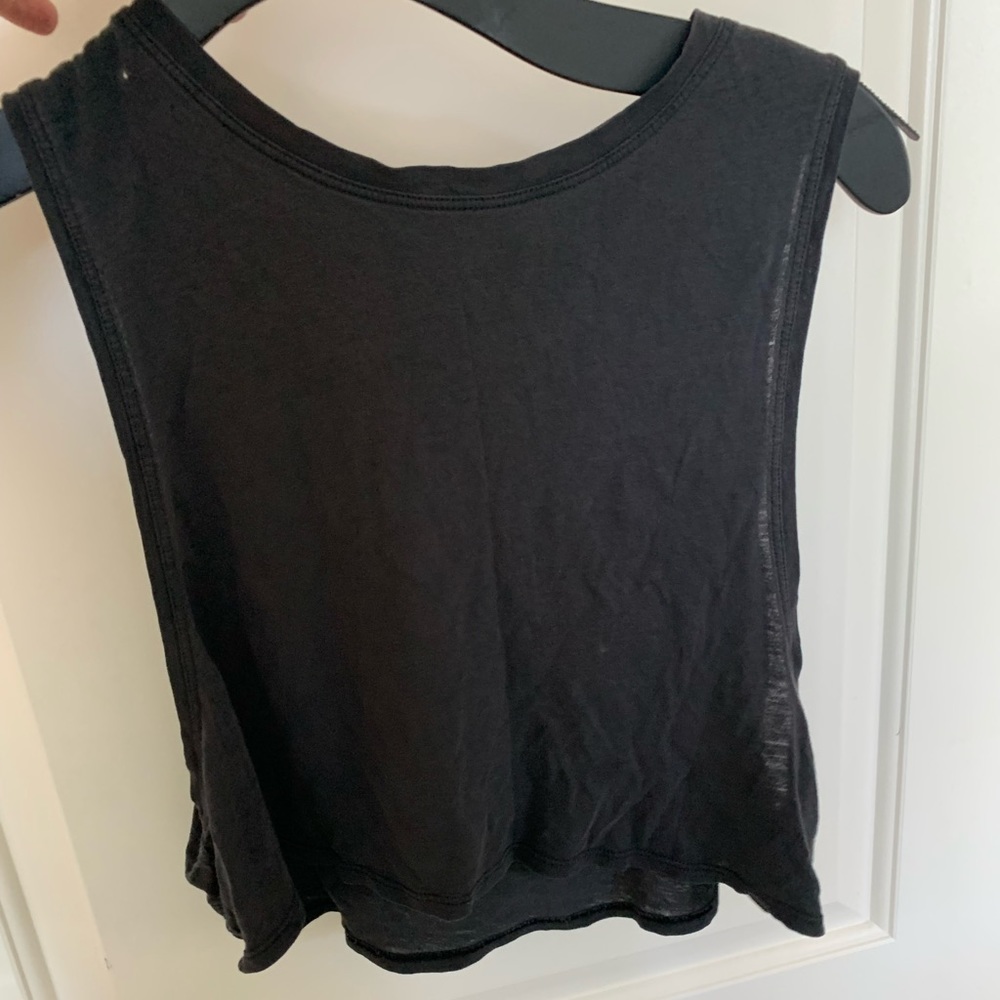 Lululemon crop top